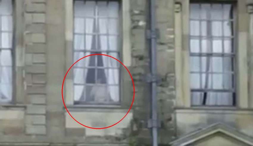 Imagem assustadora mostra o fantasma de uma menina cigana que foi abusada sexualmente