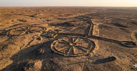 Encontradas estruturas inexplicáveis no deserto do Oriente Médio