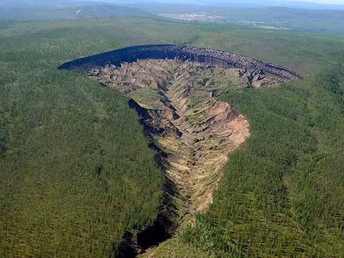 A “porta para o inferno” na Sibéria continua a crescer em tamanho.