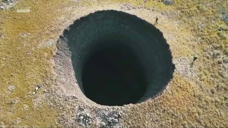 Um novo buraco gigantesco aparece na Sibéria e os cientistas estão preocupados