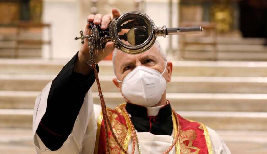 Sangue de São Januário (San Gennaro) não se liquefez: sacerdote pede ao povo que mantenha a calma!