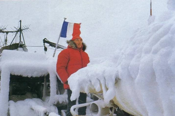 A expedição segue viagem até a Antártica, até a Terra Ellsworth.