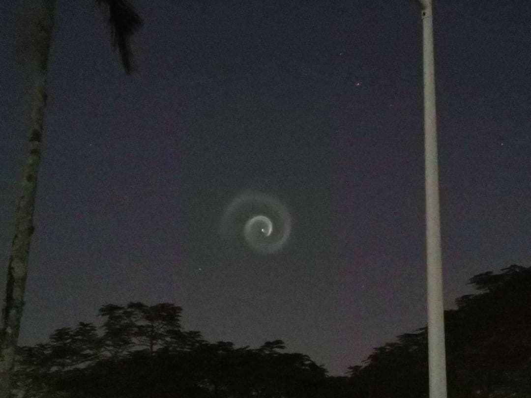 Uma Espiral Gigante Apareceu No Céu Sobre As Ilhas Fiji