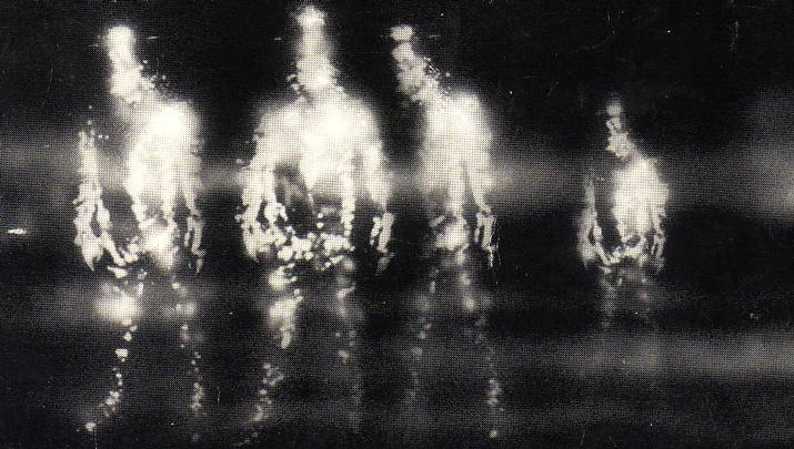 O homem do metal de Falkville, fotografia de um robô alienígena