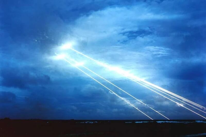 OVNIs Danificaram 10 Mísseis Nucleares