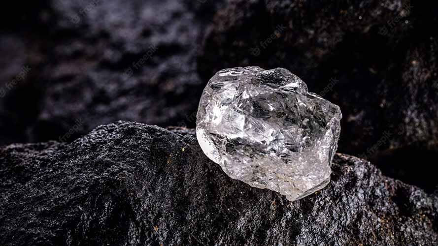 Encontram uma estrutura de cristal de diamante nunca vista dentro do meteorito