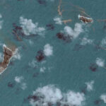 Imagem de satélite do vulcão Hunga Tonga–Hunga Ha'apai depois da erupção de 14 de janeiro de 2022.