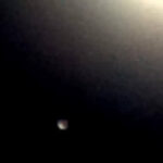 Imagem de um grande objeto que passou próximo ao sol.(muitos acreditam que seja o planeta Nibiru)