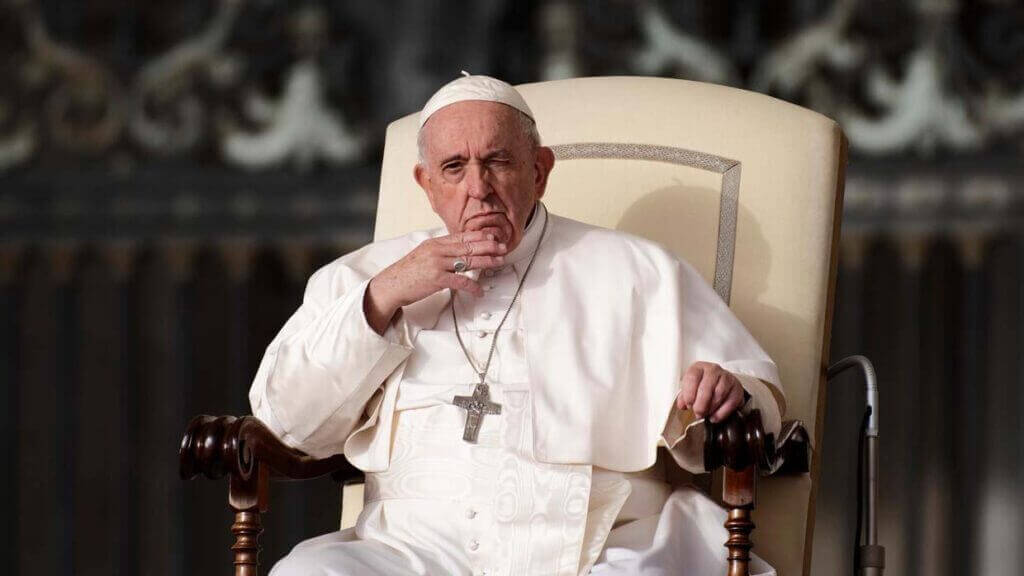 Papa Francisco adverte que viu presságios de destruição e desolação para a humanidade