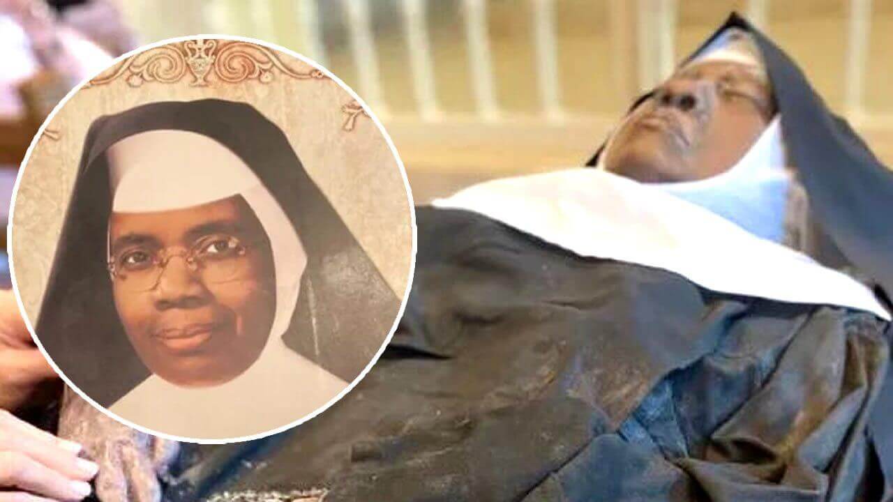 Exumam o corpo de uma freira quatro anos após sua morte e parece quase intacto