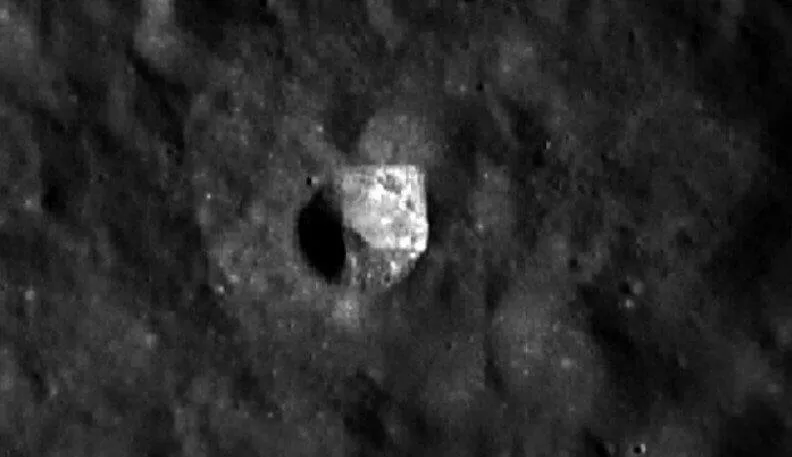 “Cubo monolítico” de 3 quilômetros foi descoberto na Lua
