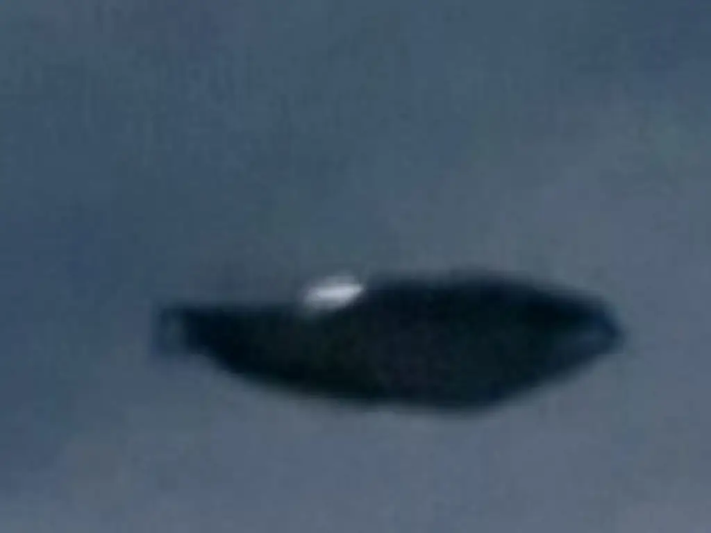 Um misterioso OVNI foi capturado no céu da Itália