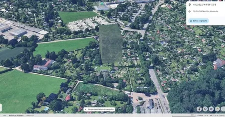 Cubo flutuante capturado pelo Google Earth: mistério sobre cidade da Alemanha